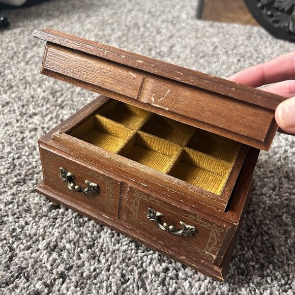 Vintage Wooden Jewelry Box With Music Box & Removable Storage - Picture 8 of 12